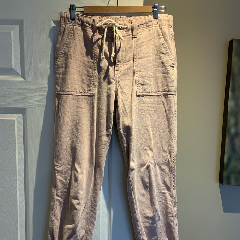 AE Jogger Pants
